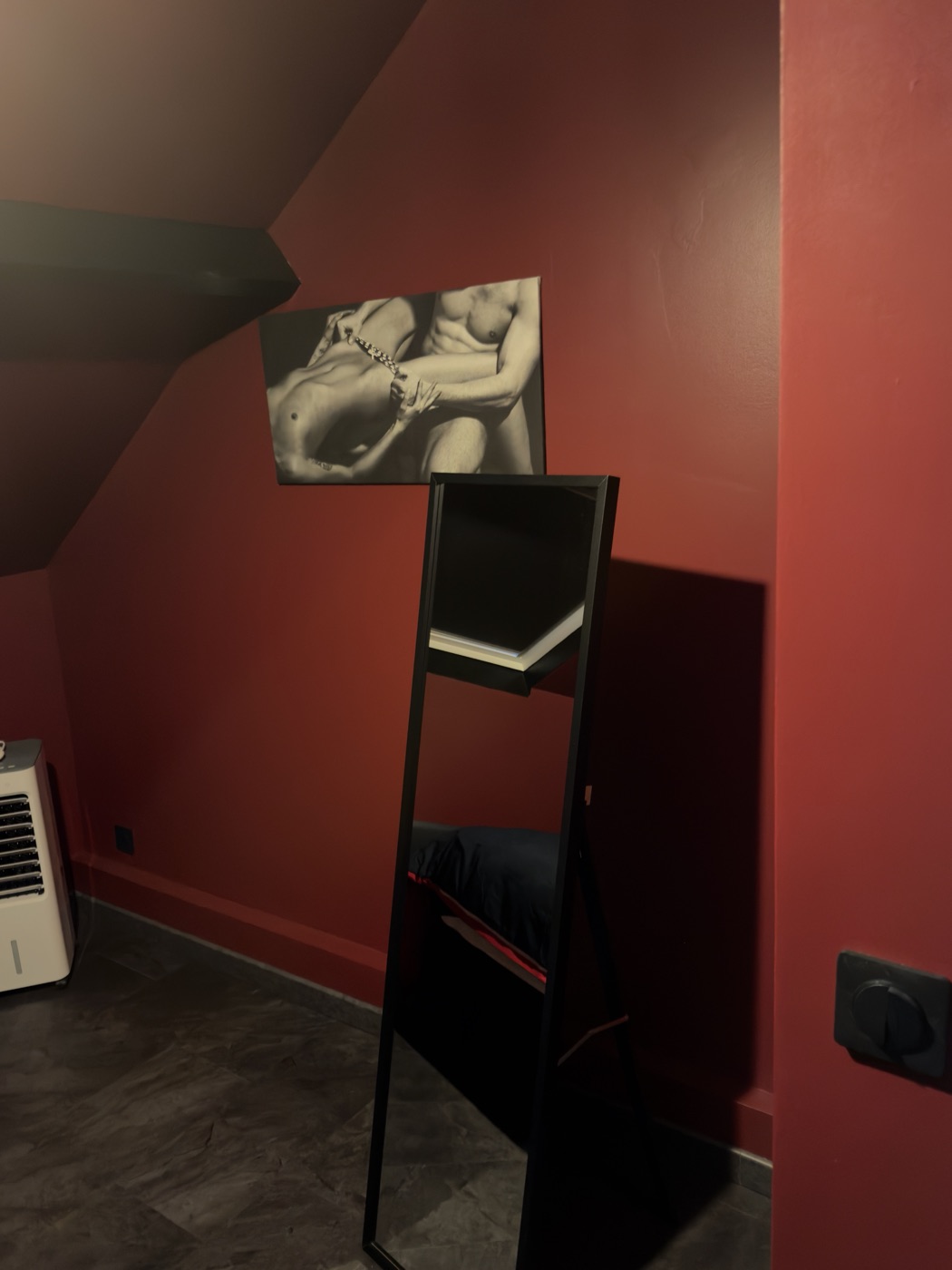 Miroir sur pied et décoration sensuelle — suite L'Inavouable, Côte d'Opale